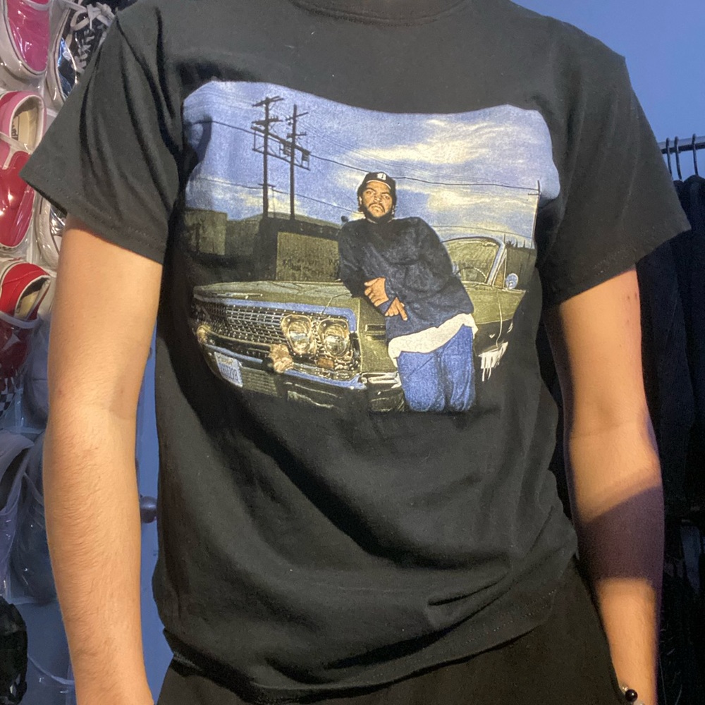 graphic tee